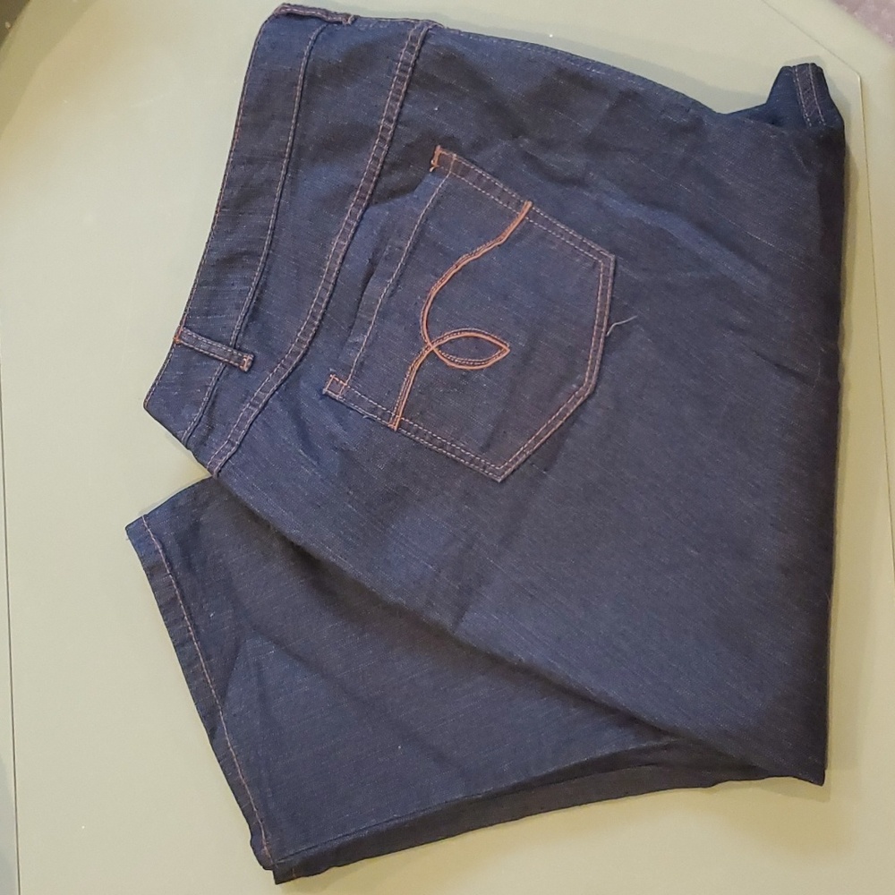 Plus Size denim capris